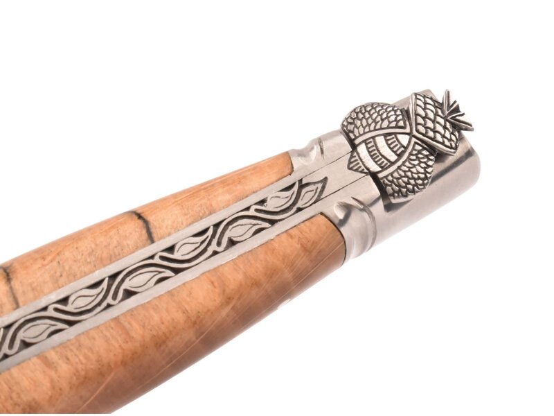 Laguiole en Aubrac Belle pièce 2025/11 - 12cm hêtre d'Aubrac