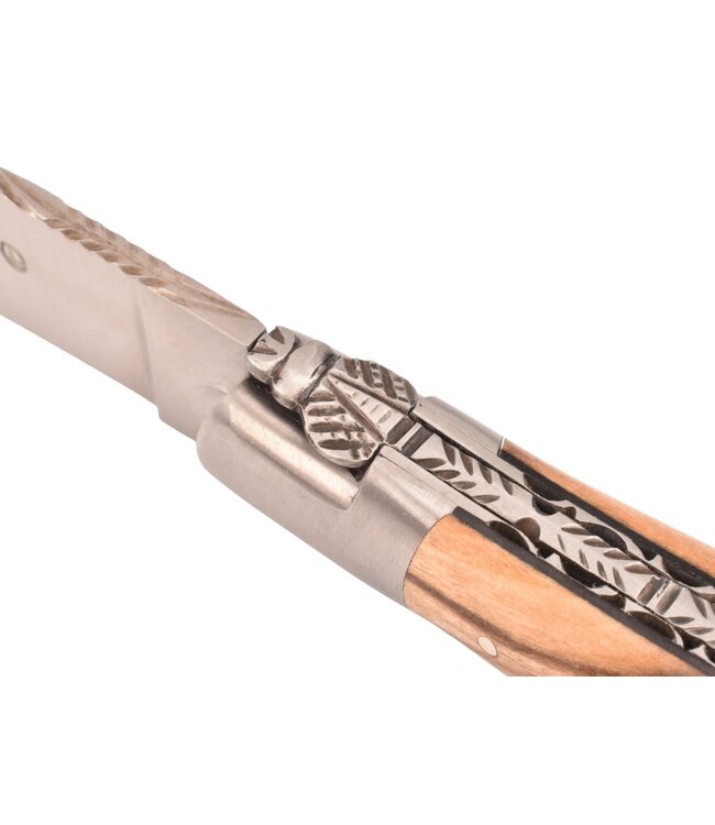 Laguiole en Aubrac 12cm loupe de peuplier - platines guillochées - mat