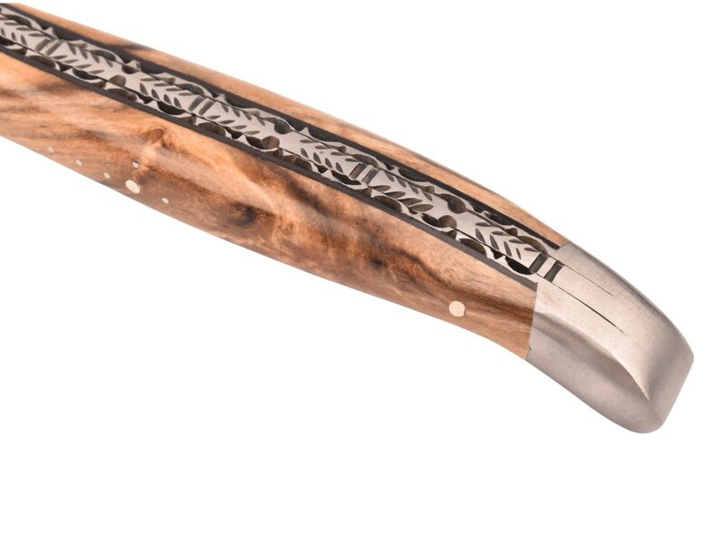 Laguiole en Aubrac 12cm loupe de peuplier - platines guillochées - mat