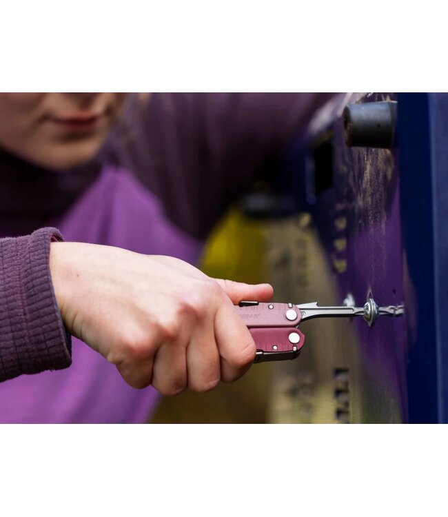 Leatherman Rebar Cranberry