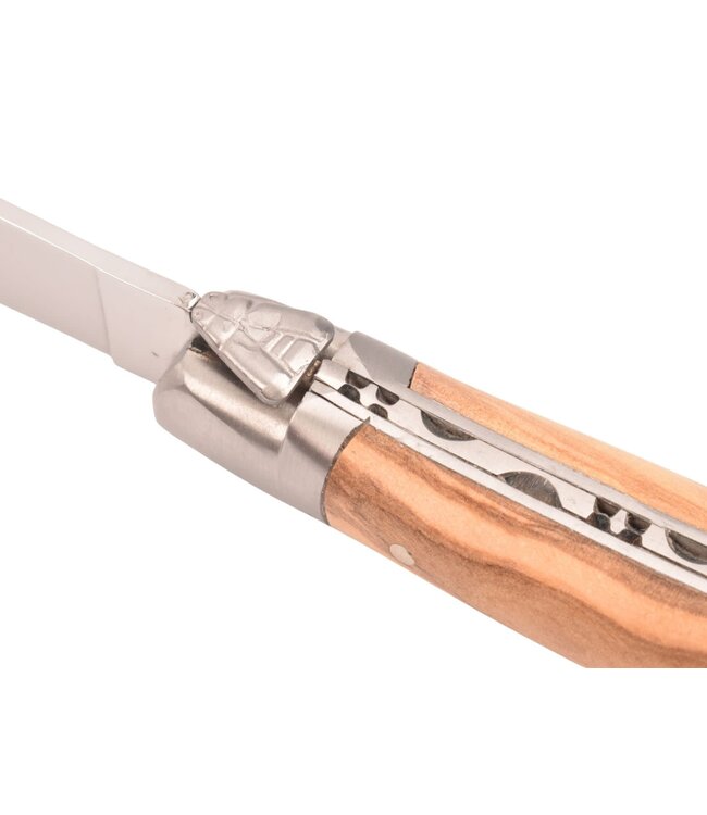 Laguiole en Aubrac set van botermes in olijfhout en boterplankje in acacia