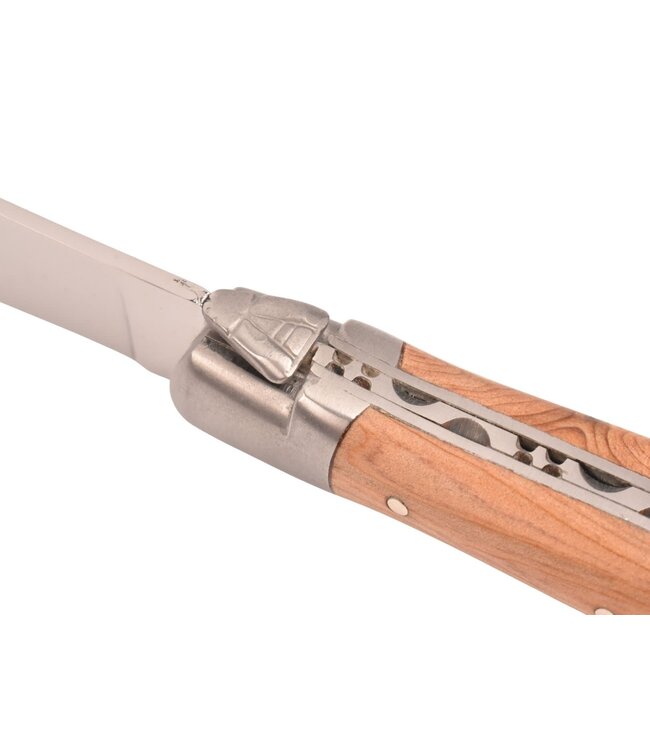 Laguiole en Aubrac set van botermes in jeneverbes en boterplankje in acacia