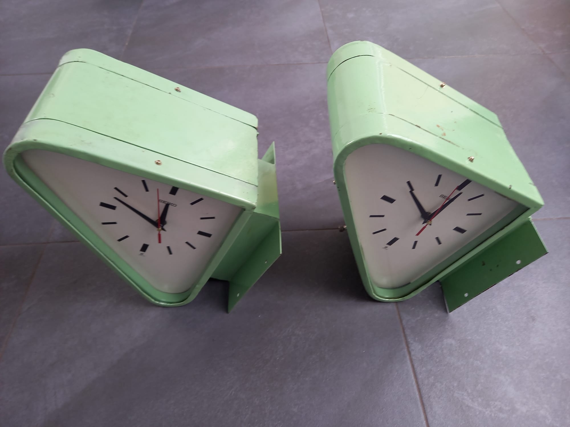 Seiko Dubbelzijdige driehoekklok fabrieksklok wandklok scheepsklok