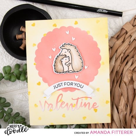 Heffy Doodle Scalloped Circle Masquerade Stencil (HFD0261) (OUTLET)