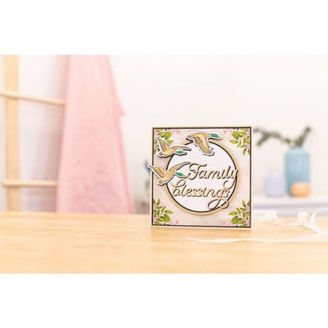 Crafter's Companion Farmhouse Flying By To Say Hi Stamp & Die (NG-FH-STD-FBSH) (OUTLET) Crafter's Companion Farmhouse Flying By To Say Hi Stamp & Die (NG-FH-STD-FBSH) (OUTLET)