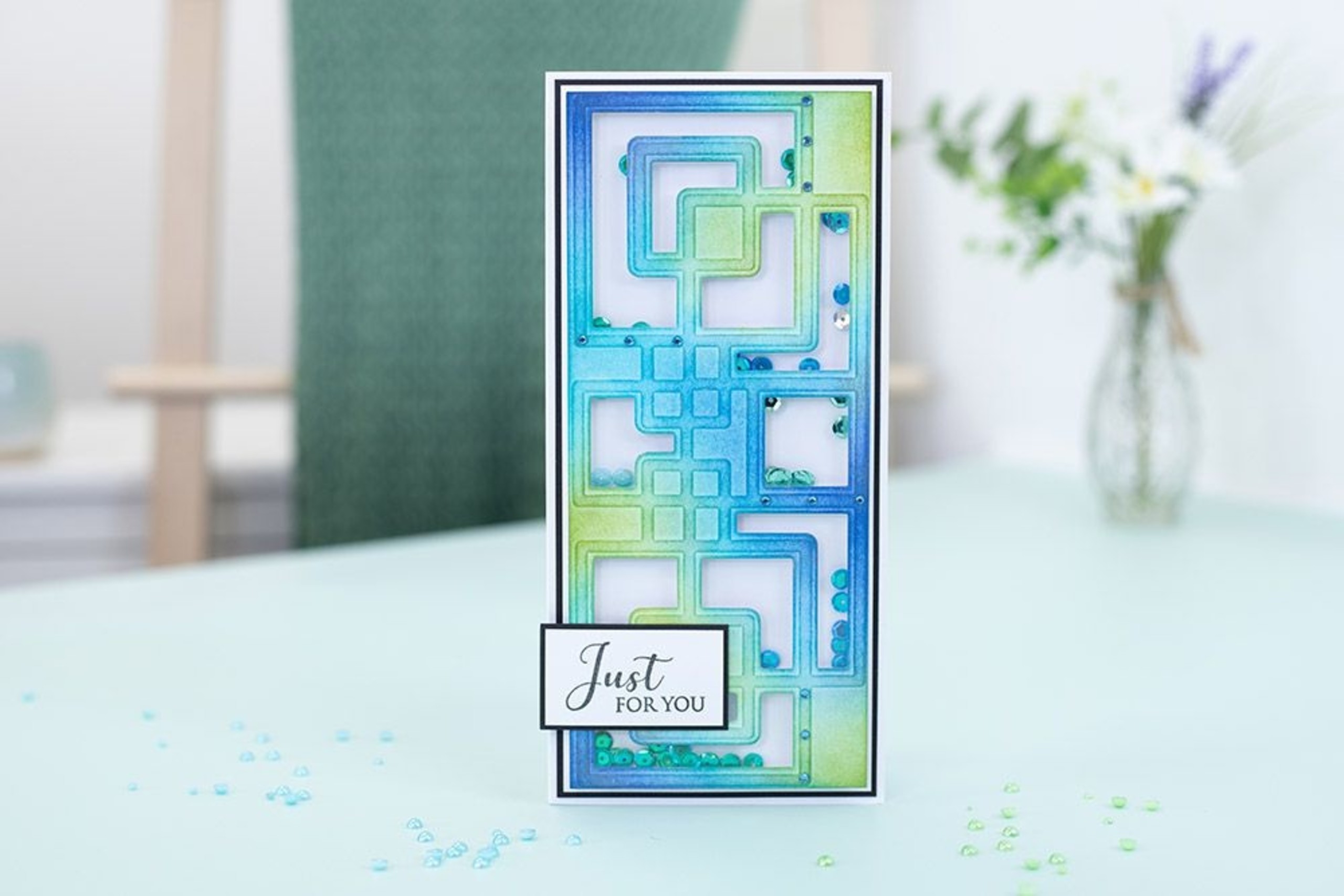 Interlocking Squares Cut and Emboss Folder (GEMCEF8.5INSQU