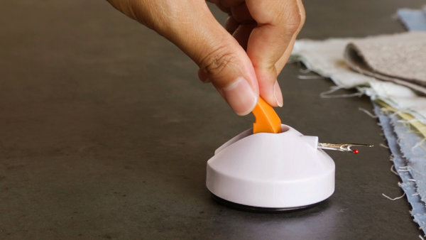 Fiskars Tabletop Seamripper (1059563) (DISCONTINUED) Fiskars Tabletop Seamripper (1059563) (DISCONTINUED)