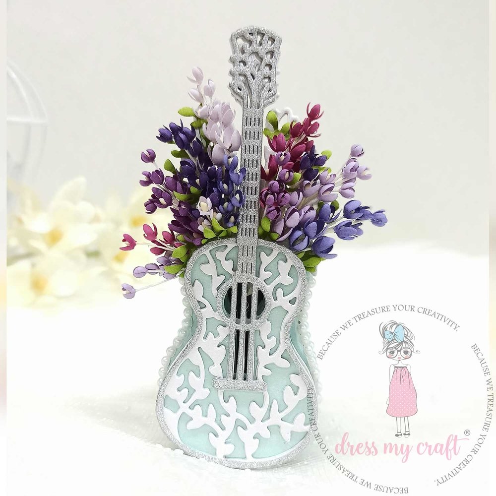 Dress My Craft Cutting Die Christmas Floral Guitar (DMCD1738) (OUTLET)