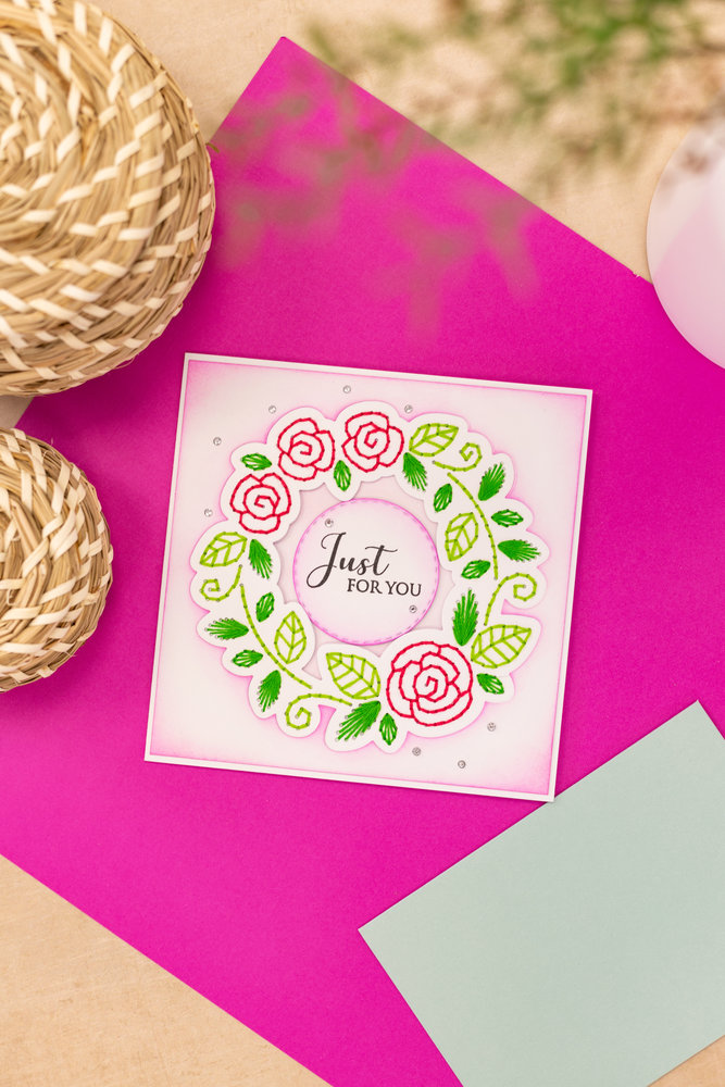 Embroidery Frame CreateaCard Dies Wreath of Roses (GEMMDCADWROR