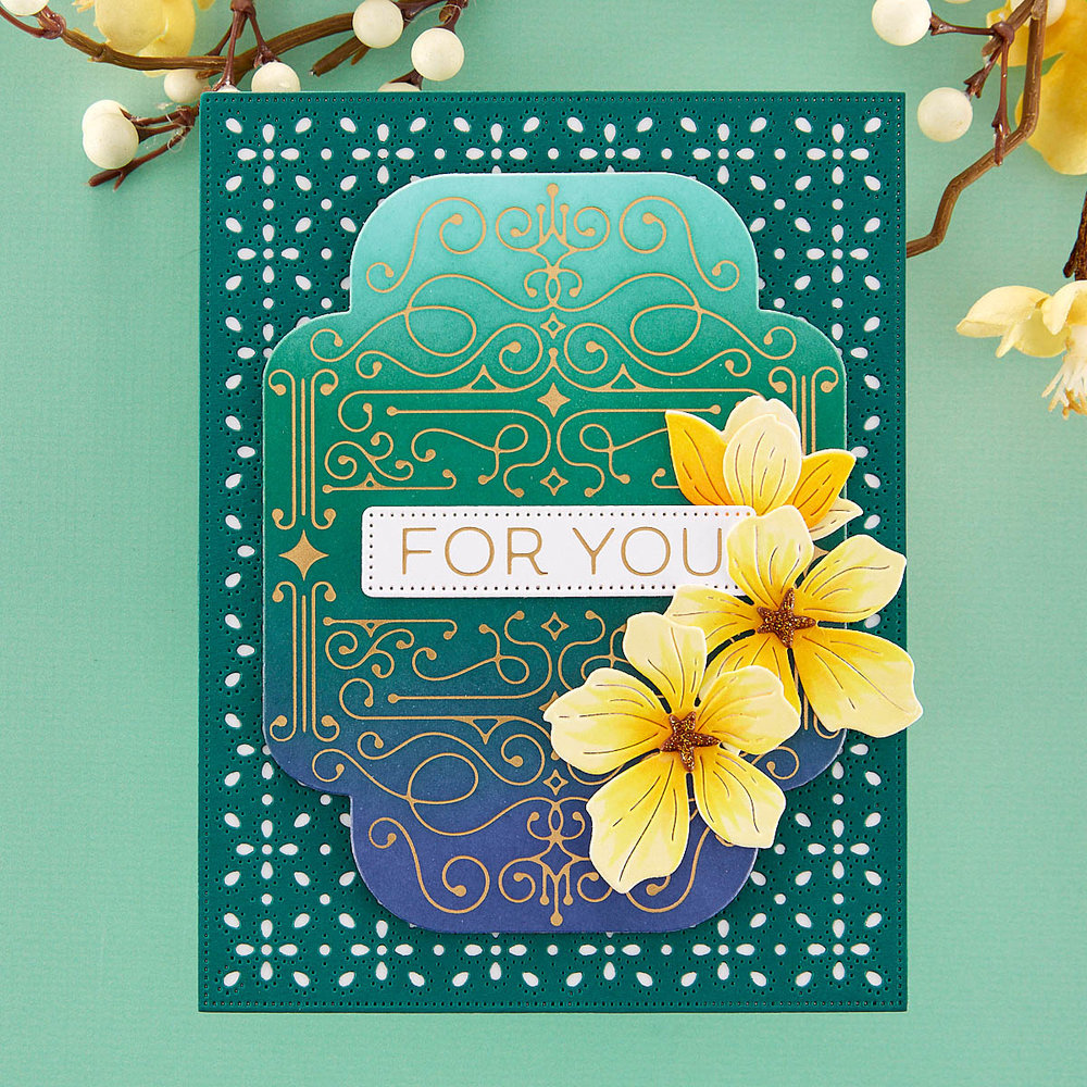 Spellbinders Four Petal Scroll Label Glimmer Hot Foil Plate & Die Set (GLP-370) (OUTLET) Spellbinders Four Petal Scroll Label Glimmer Hot Foil Plate & Die Set (GLP-370) (OUTLET)