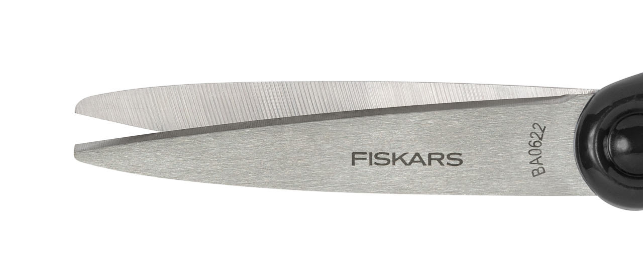 Fiskars Scissors Teen +15 Black 20cm (1067866) (DISCONTINUED) Fiskars Scissors Teen +15 Black 20cm (1067866) (DISCONTINUED)