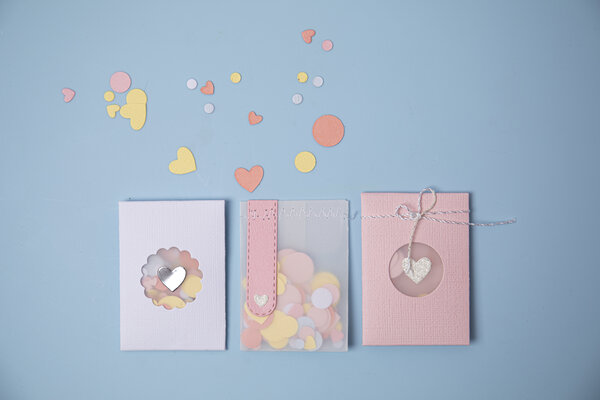 Sizzix Thinlits Die by Lisa Jones Confetti Pocket (8pcs) (665069) (DISCONTINUED) Sizzix Thinlits Die by Lisa Jones Confetti Pocket (8pcs) (665069) (DISCONTINUED)