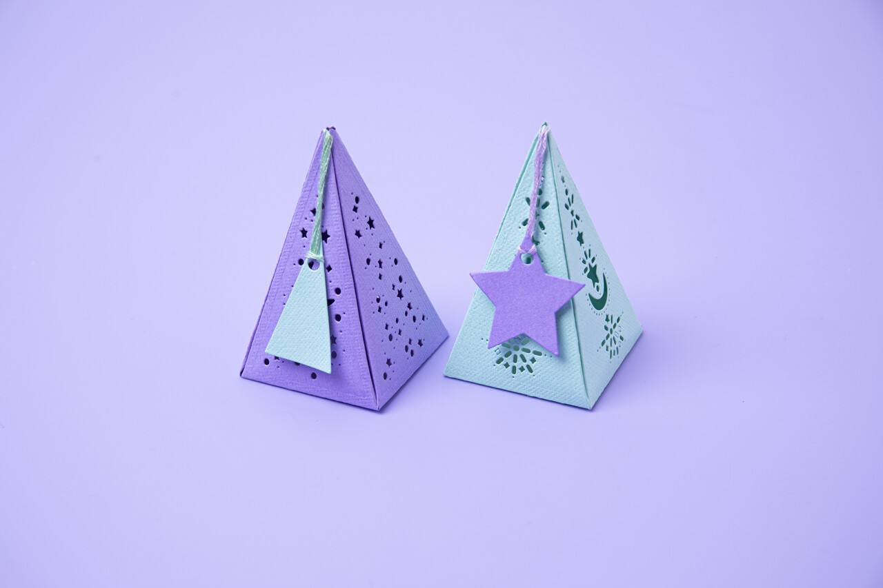 Sizzix Thinlits Die by Lisa Jones Celestial Favor Box (7pcs) (665184) (DISCONTINUED) Sizzix Thinlits Die by Lisa Jones Celestial Favor Box (7pcs) (665184) (DISCONTINUED)