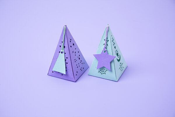 Sizzix Thinlits Die by Lisa Jones Celestial Favor Box (7pcs) (665184) (DISCONTINUED) Sizzix Thinlits Die by Lisa Jones Celestial Favor Box (7pcs) (665184) (DISCONTINUED)