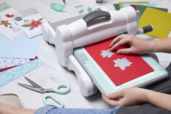 Sizzix Big Shot Plus - White & Gray UK (Machine Only) (660020) Sizzix Big Shot Plus - White & Gray UK (Machine Only) (660020)