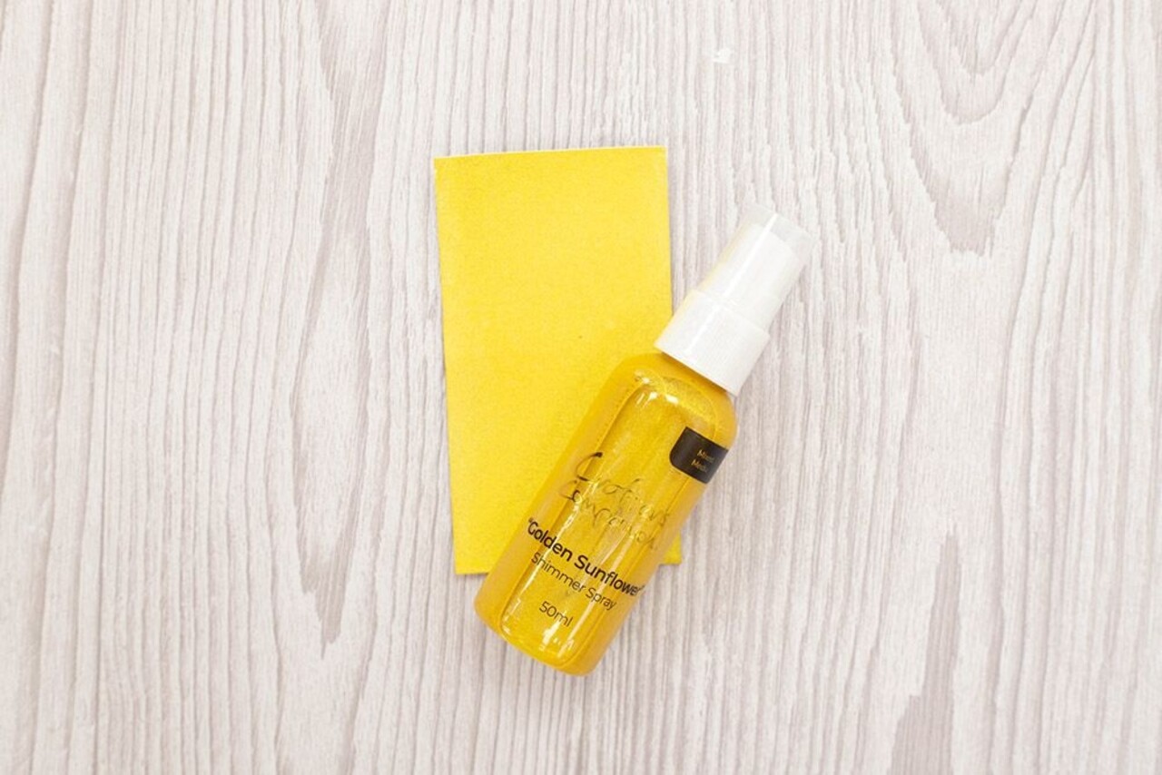 Crafter's Companion Shimmer Spray Golden Sunflower 50ml (CC-MME-SHISP-GOSU) (OUTLET)