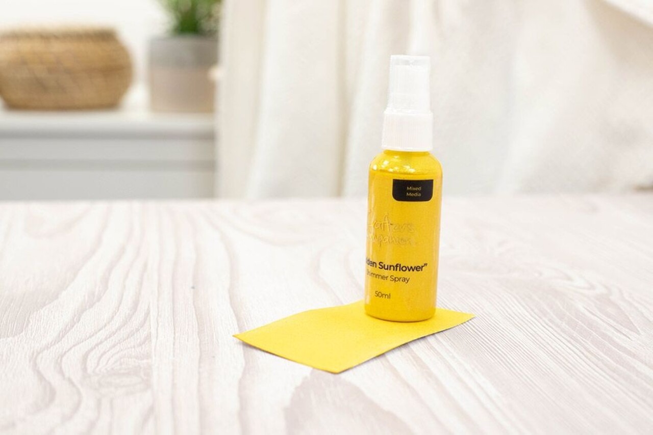 Crafter's Companion Shimmer Spray Golden Sunflower 50ml (CC-MME-SHISP-GOSU) (OUTLET) Crafter's Companion Shimmer Spray Golden Sunflower 50ml (CC-MME-SHISP-GOSU) (OUTLET)