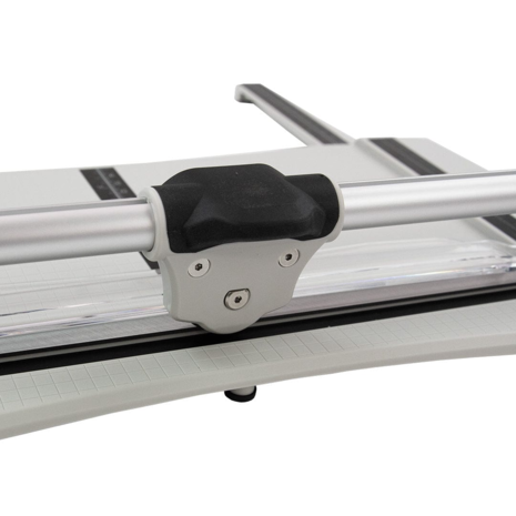 Tonic Tim Holtz Tim Holtz Rotary Media Trimmer (3960e) Tonic Tim Holtz Tim Holtz Rotary Media Trimmer (3960e)