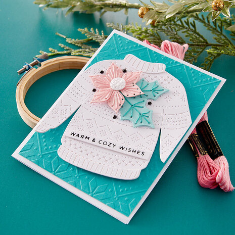 Spellbinders Stitched Poinsettia & Holly Etched Dies (S4-1299) (DISCONTINUED) Spellbinders Stitched Poinsettia & Holly Etched Dies (S4-1299) (DISCONTINUED)