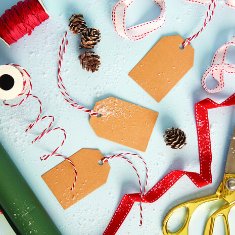 Papermania Gift Tag Kit Red (PMA 157936) (DISCONTINUED) Papermania Gift Tag Kit Red (PMA 157936) (DISCONTINUED)