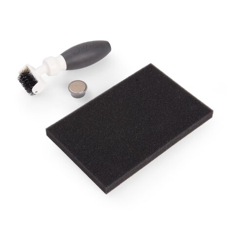 Sizzix Die Brush w/Magnetic Pickup Tool (661672) (DISCONTINUED) Sizzix Die Brush w/Magnetic Pickup Tool (661672) (DISCONTINUED)
