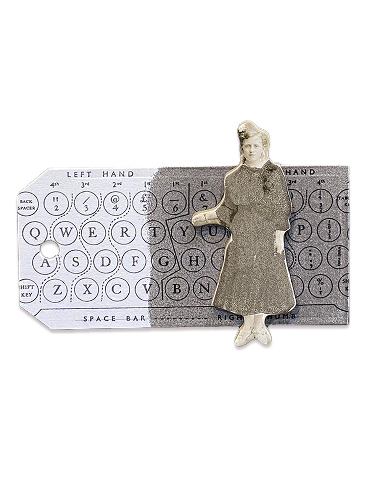 Ranger Tim Holtz Distress Embossing Glaze Hickory Smoke 1 oz (TDE70993) Ranger Tim Holtz Distress Embossing Glaze Hickory Smoke 1 oz (TDE70993)