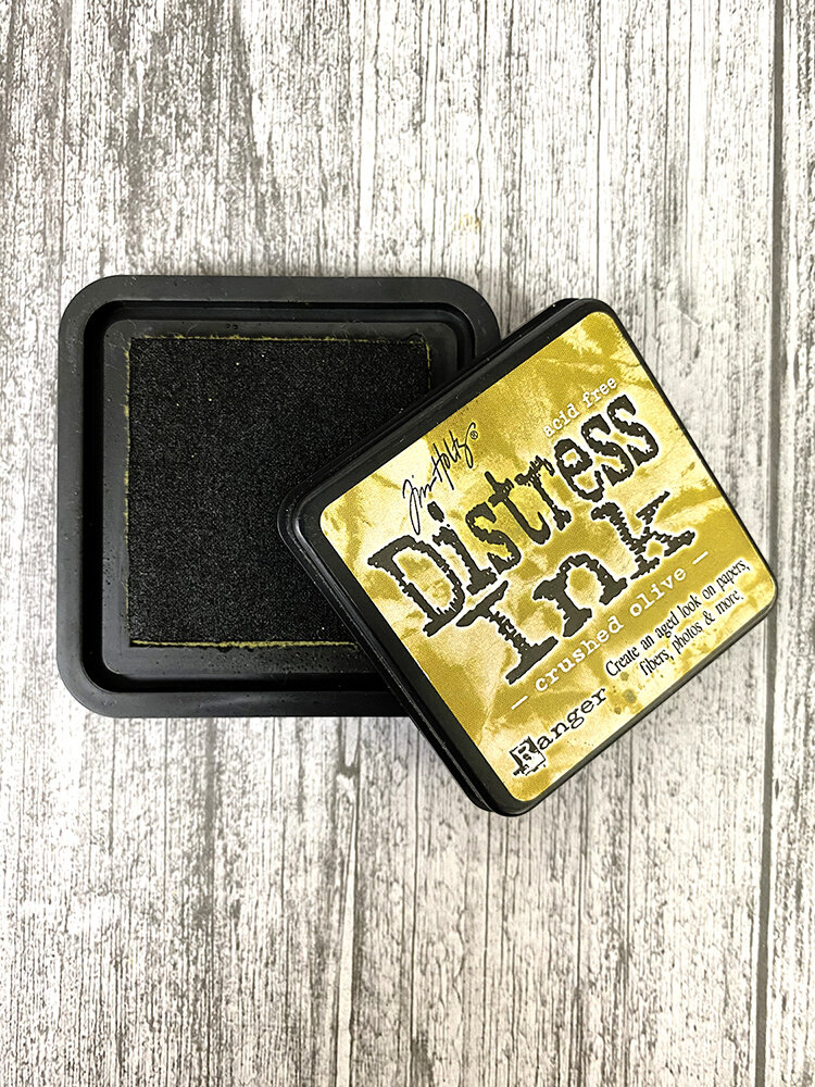 Ranger Tim Holtz Distress Ink Pad Crushed Olive (TIM27126) Ranger Tim Holtz Distress Ink Pad Crushed Olive (TIM27126)