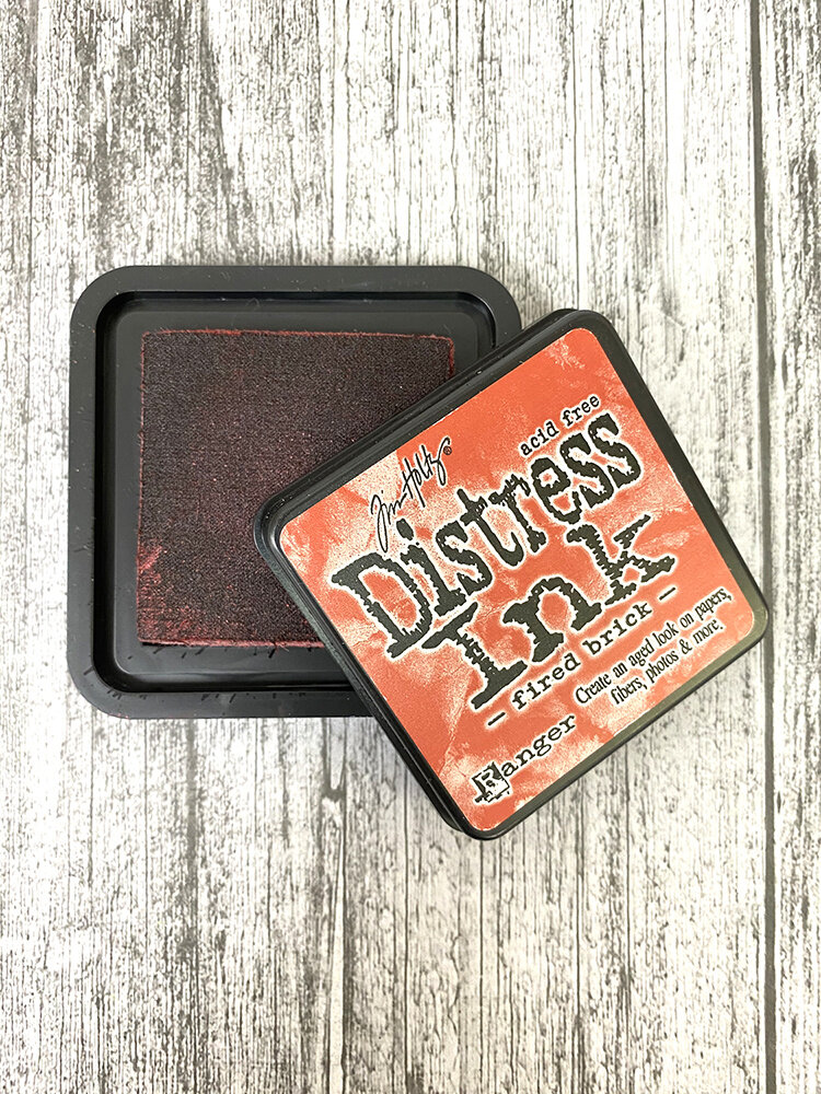 Ranger Tim Holtz Distress Ink Pad Fired Brick (TIM20202) Ranger Tim Holtz Distress Ink Pad Fired Brick (TIM20202)