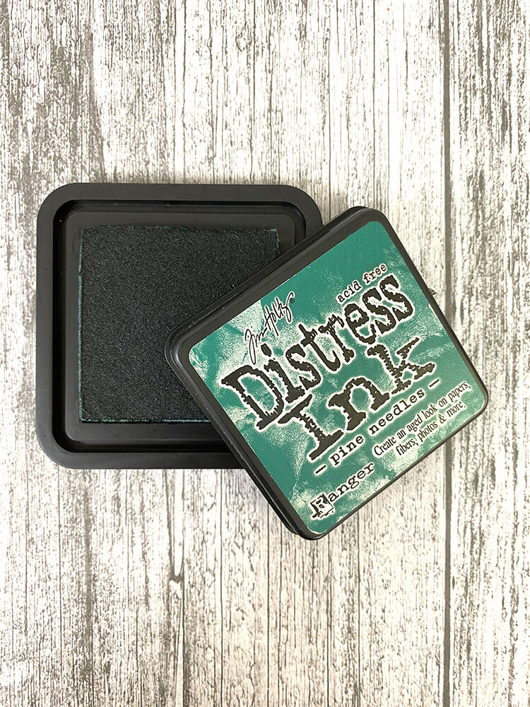 Ranger Tim Holtz Distress Ink Pad Pine Needles (TIM21476) Ranger Tim Holtz Distress Ink Pad Pine Needles (TIM21476)