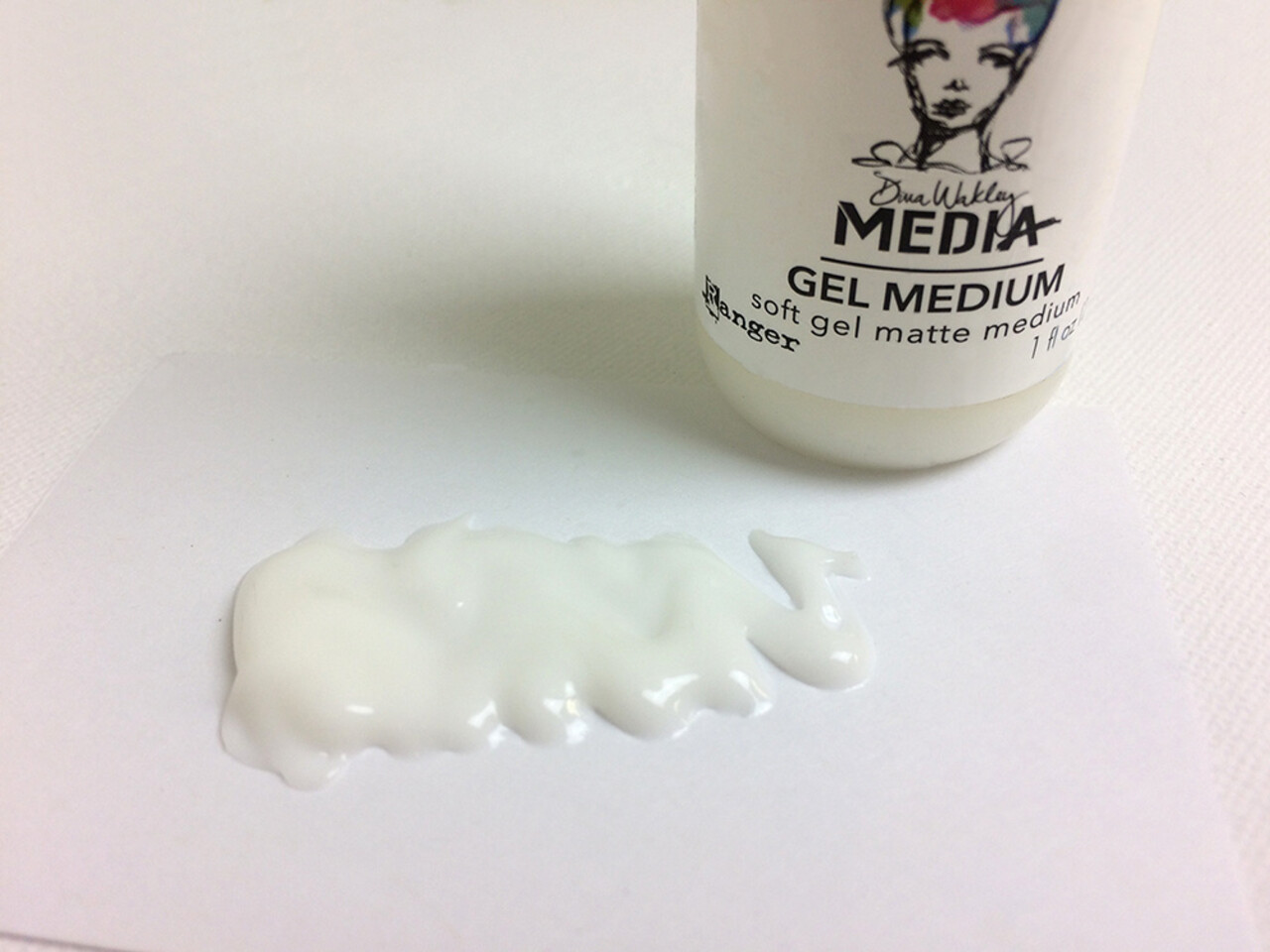 Ranger Dina Wakley MEdia Gel Medium Soft 1 fl oz (MDQ54184)