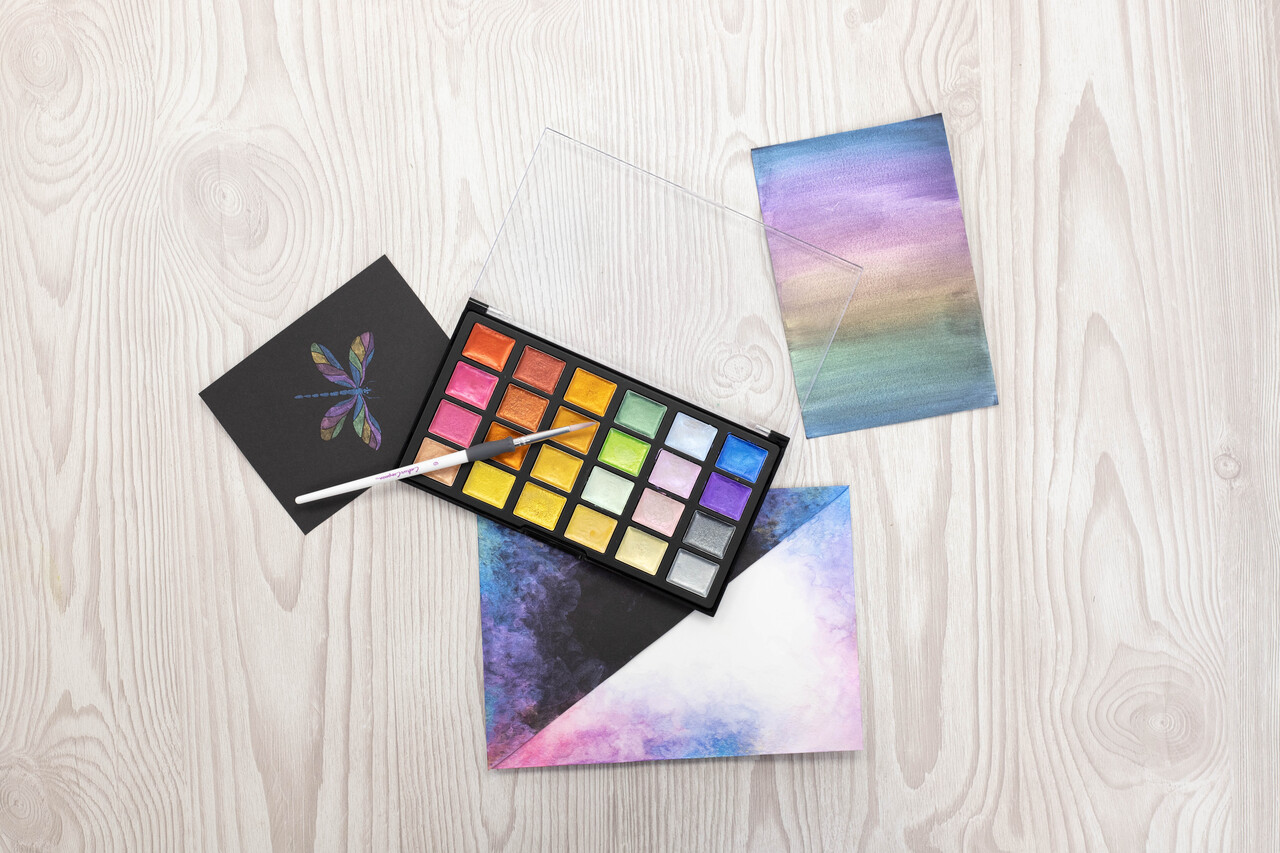 Crafter's Companion Shimmer Watercolour Palette Moonbeam (CC-SHWAPAL-MB) Crafter's Companion Shimmer Watercolour Palette Moonbeam (CC-SHWAPAL-MB)