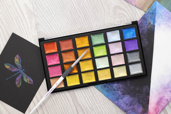 Crafter's Companion Shimmer Watercolour Palette Moonbeam (CC-SHWAPAL-MB) Crafter's Companion Shimmer Watercolour Palette Moonbeam (CC-SHWAPAL-MB)