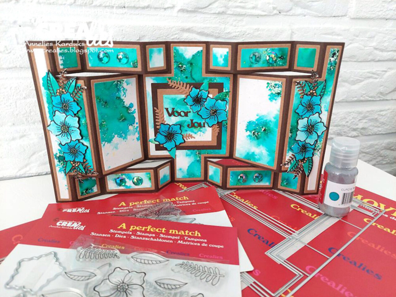 Crealies On The Move Stansen No. 8 Design G Double Display Card (CLMOVE08)