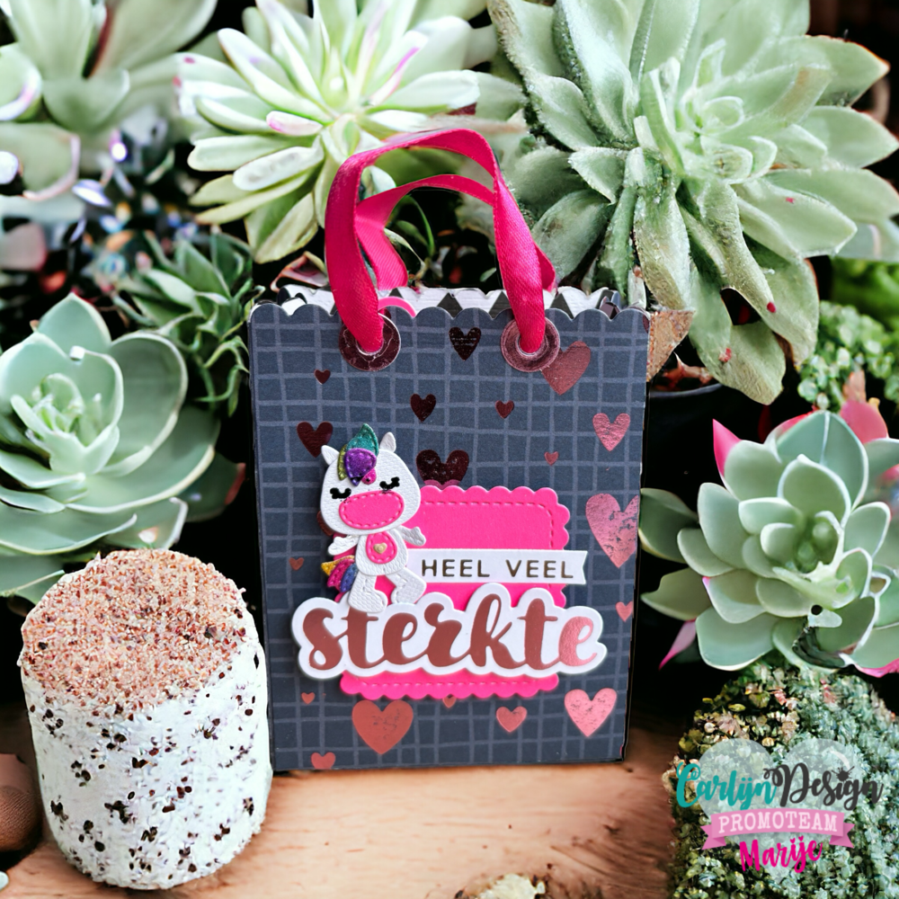 CarlijnDesign Hot Foil Sterkte Knuffel (CDHF-0046) (DISCONTINUED) CarlijnDesign Hot Foil Sterkte Knuffel (CDHF-0046) (DISCONTINUED)