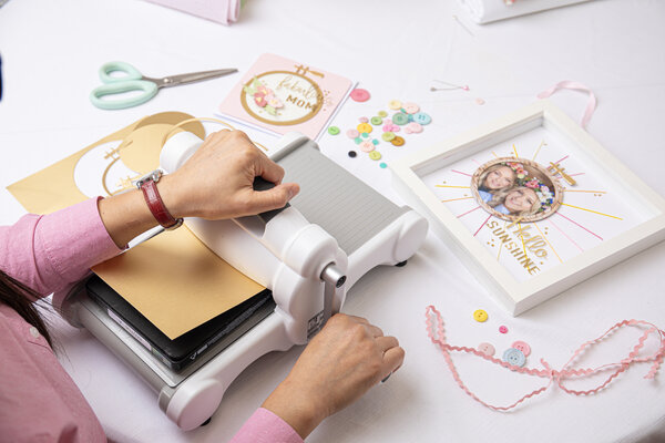 Sizzix ScoreBoards XL Die by Eileen Hull Box: Cantilever Sewing Box (660768) Sizzix ScoreBoards XL Die by Eileen Hull Box: Cantilever Sewing Box (660768)