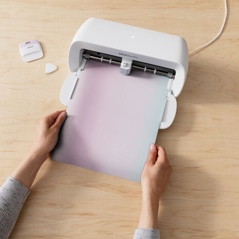 Cricut Joy Xtra Smart Iron-On 9.5x12 Inch Holographic (3pcs) (2010397) Cricut Joy Xtra Smart Iron-On 9.5x12 Inch Holographic (3pcs) (2010397)
