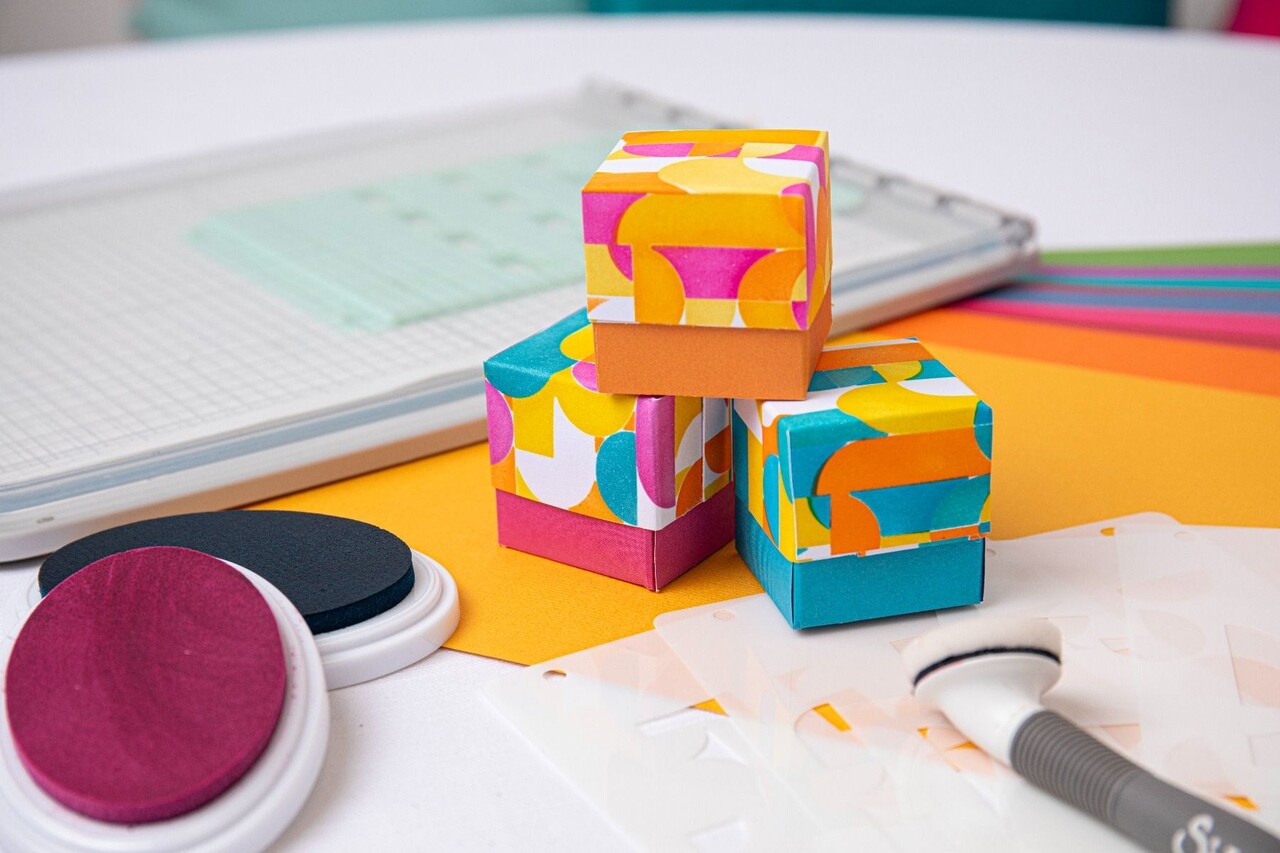 Sizzix Layered Stencils by Stacey Park Cosmopolitan, Around the Block (4pcs) (666586) (DISCONTINUED) Sizzix Layered Stencils by Stacey Park Cosmopolitan, Around the Block (4pcs) (666586) (DISCONTINUED)