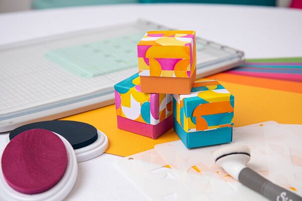 Sizzix Layered Stencils by Stacey Park Cosmopolitan, Around the Block (4pcs) (666586) (DISCONTINUED) Sizzix Layered Stencils by Stacey Park Cosmopolitan, Around the Block (4pcs) (666586) (DISCONTINUED)