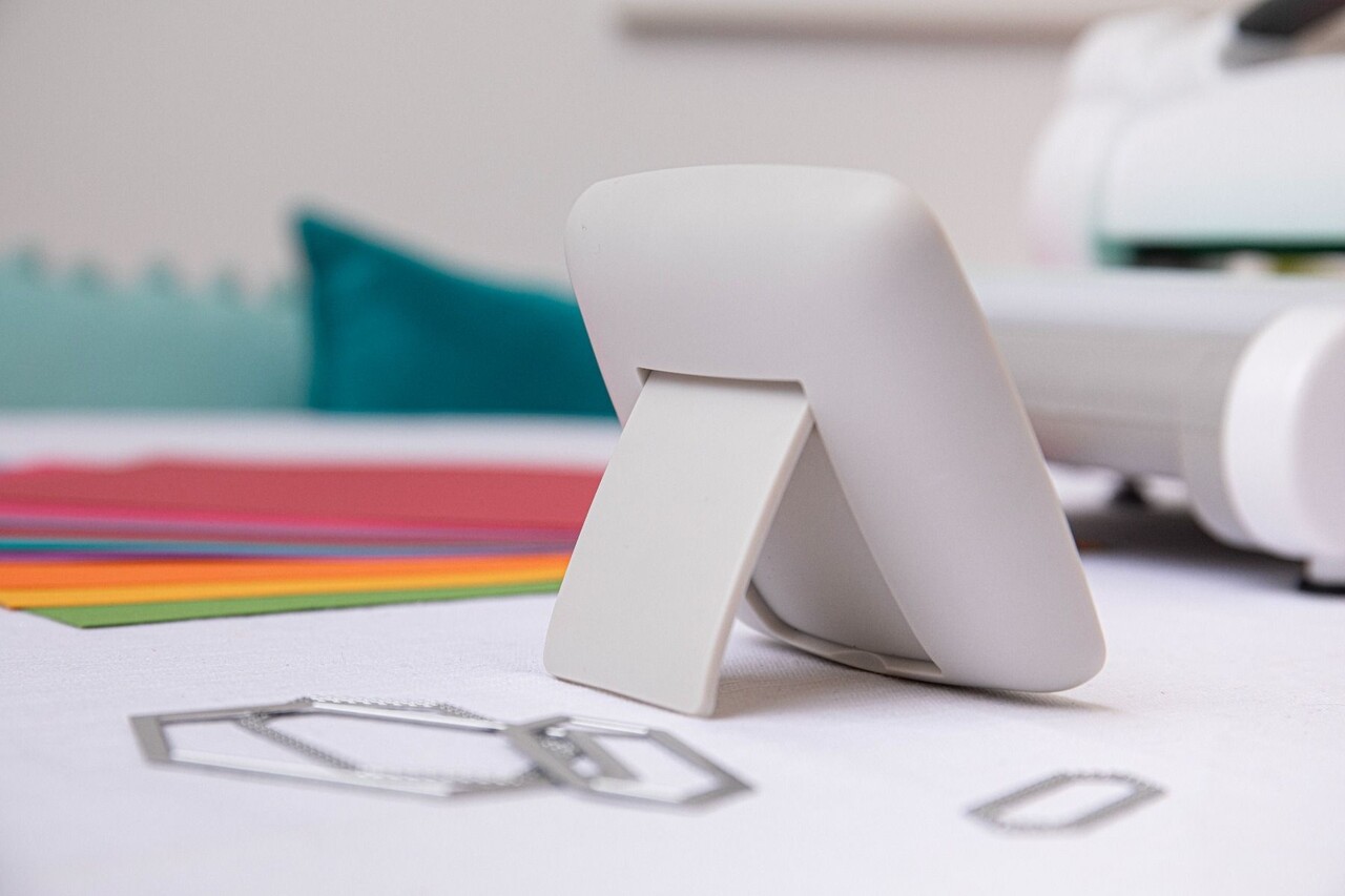 Sizzix Gotcha - Magnetic Craft Stand by Stacey Park (666609) Sizzix Gotcha - Magnetic Craft Stand by Stacey Park (666609)