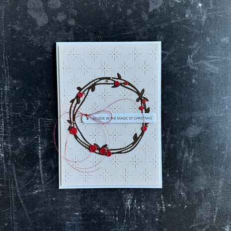 Simple and Basic Wreath w/Berries Dies (SBD471)