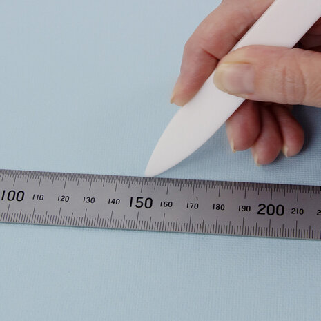 Tonic Studios Precision Glide Folder - Card Creaser (2482e) Tonic Studios Precision Glide Folder - Card Creaser (2482e)