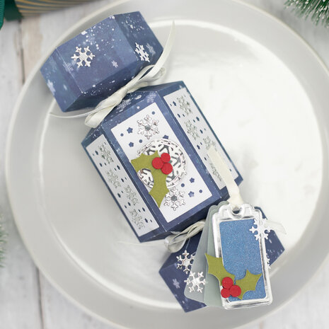 Crafter's Companion Christmas Cracker Set Metal Dies Dimensionals (CC-MD-DIM-CHCR) Crafter's Companion Christmas Cracker Set Metal Dies Dimensionals (CC-MD-DIM-CHCR)