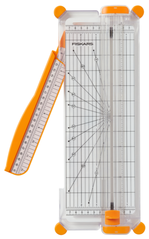 Fiskars Paper Trimmer SureCut A4 Narrow Base (1077799) Fiskars Paper Trimmer SureCut A4 Narrow Base (1077799)