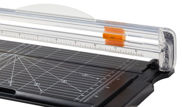 Fiskars Paper Trimmer SureCut A4 Recycled (1077984) Fiskars Paper Trimmer SureCut A4 Recycled (1077984)