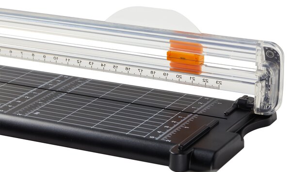 Fiskars Paper Trimmer SureCut A5 Recycled (1077983) Fiskars Paper Trimmer SureCut A5 Recycled (1077983)