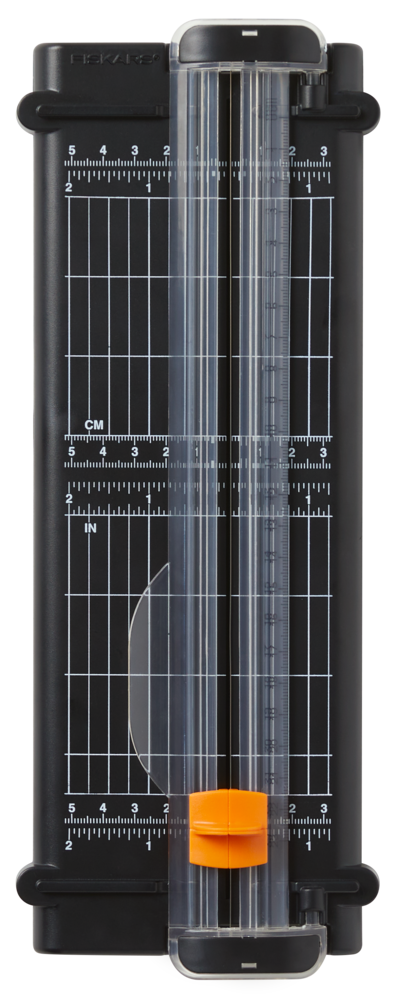Fiskars Paper Trimmer SureCut A5 Recycled (1077983) Fiskars Paper Trimmer SureCut A5 Recycled (1077983)