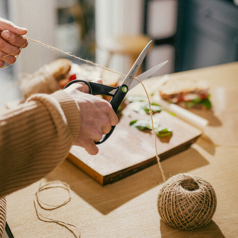 Fiskars Scissors ReNew Universal 21cm Functional Form (1074547) Fiskars Scissors ReNew Universal 21cm Functional Form (1074547)