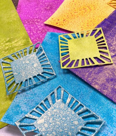 Hero Arts Fuchsia + Gold Two-Tone Metallic Spray (WM200) Hero Arts Fuchsia + Gold Two-Tone Metallic Spray (WM200)