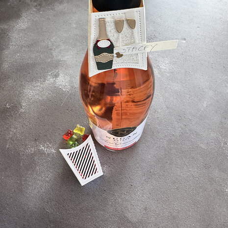 Simple and Basic Bottle Cape Dies (SBD550)