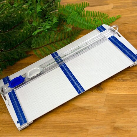 Tonic Studios Super Trimmer (153e) Tonic Studios Super Trimmer (153e)